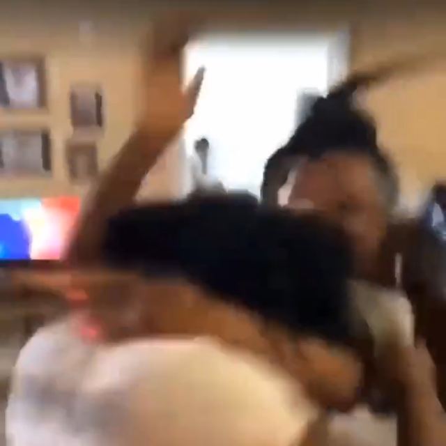 mom lets siblings fight it out